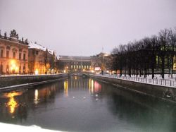 Il fiume Spree intorno al Duomo