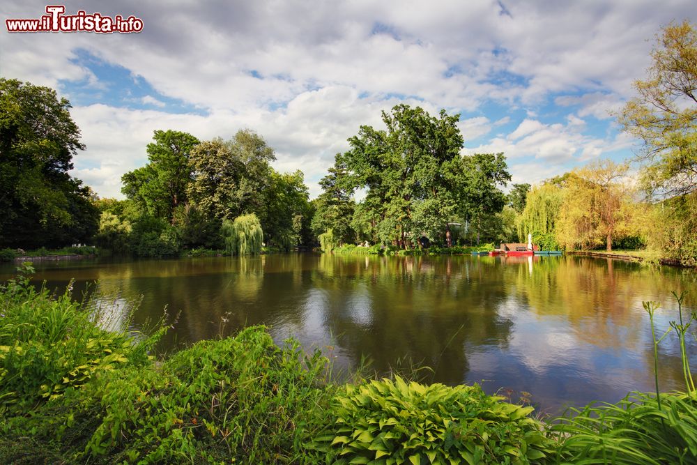 Immagine Un laghetto nel Parco Maksimir di Zagabria, uno spazio verde di 18 ettari nella capitale croata.