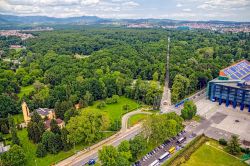 Il grande Parco Maksimir, il polmone di Zagabria, e sulla destra lo stadio dove gioca la Dinamo Zagreb - foto © OPIS Zagreb / Shutterstock.com