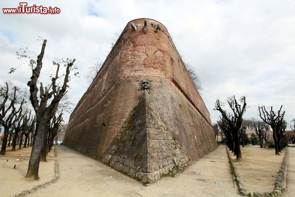 Immagine Fotografia in inverno dei bastioni della Fortezza Medicea di Siena