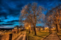 I giardini della Fortezza Medicea di Siena fotografati di notte