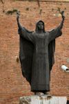 La statua di Santa Caterina da Siena, Fortezza Medicea