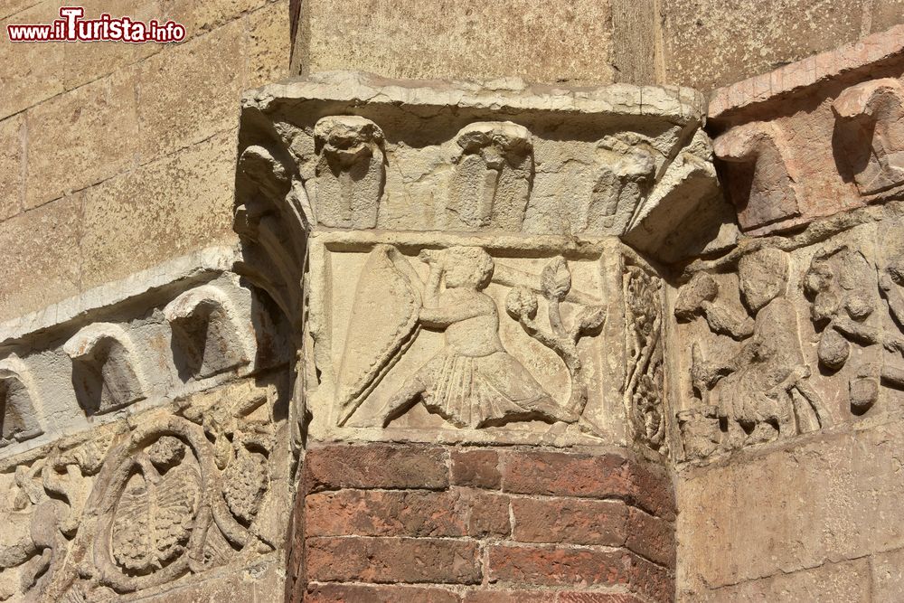 Immagine Dettaglio dell'esterno del Duomo di Verona