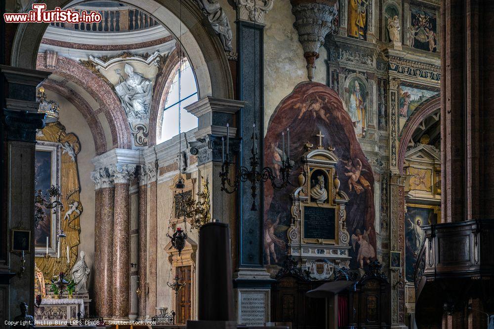 Immagine Gli interni barocchi della Cattedrale di Verona - © Philip Bird LRPS CPAGB / Shutterstock.com