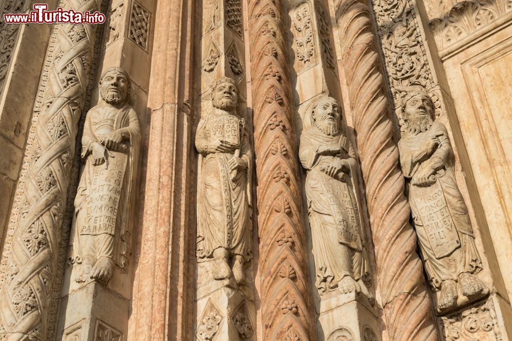 Immagine Particolare del Portale d'ingresso del Duomo di Verona