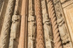 Particolare del Portale d'ingresso del Duomo di Verona