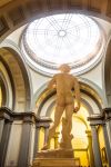 Il lato B del David di Michelangelo troneggia nel cuore della Galleria dell'Accademia di Firenze. - © Giancarlo Liguori / Shutterstock.com