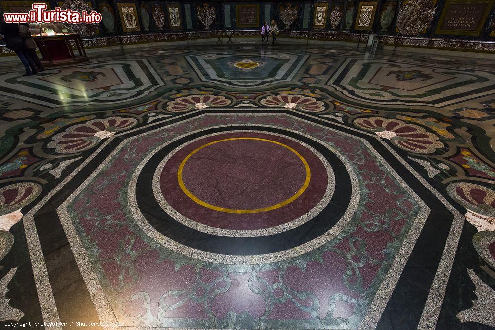 Immagine Cappella dei Principi, pavimento in marmo San Lorenzo, Firenze - © photogolfer / Shutterstock.com