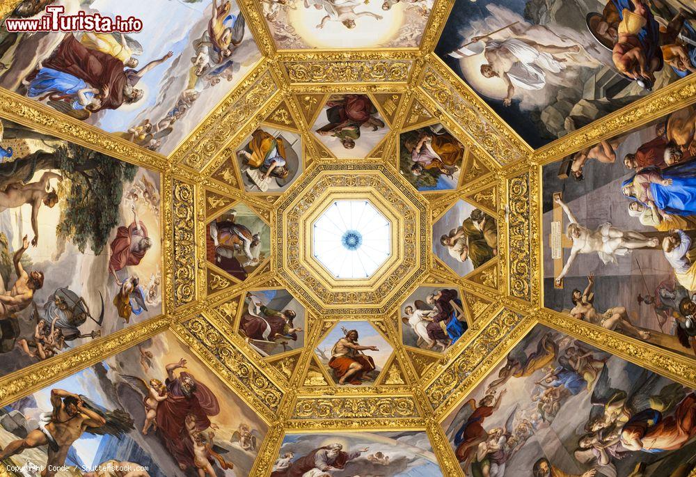 Immagine La cupola della Cappella dei Principi, chiesa di San Lorenzo Firenze - © Conde / Shutterstock.com