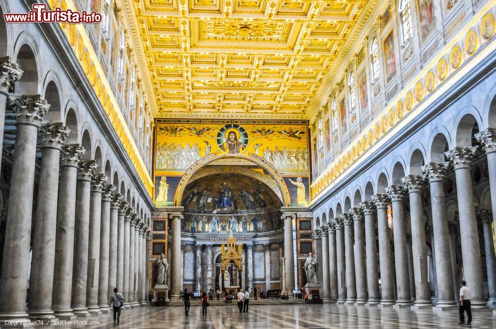 Immagine La navata centrale Basilica di San Paolo fuori le Mura a Roma - © s74 / Shutterstock.com