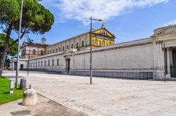 Esterno della Basilica di San Paolo a Roma