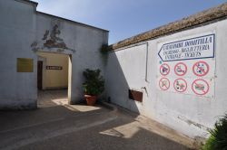 Ingresso alla Catacombe di Santa Domitilla. Ci troviamo non distanti dalle Fosse Ardeatine di Roma