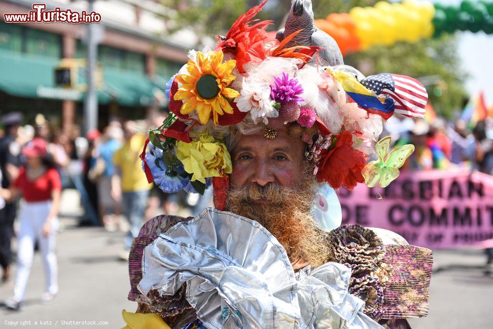 Immagine Jackson Heights la sfilata del Queens Pride Parade a New York - © a katz / Shutterstock.com
