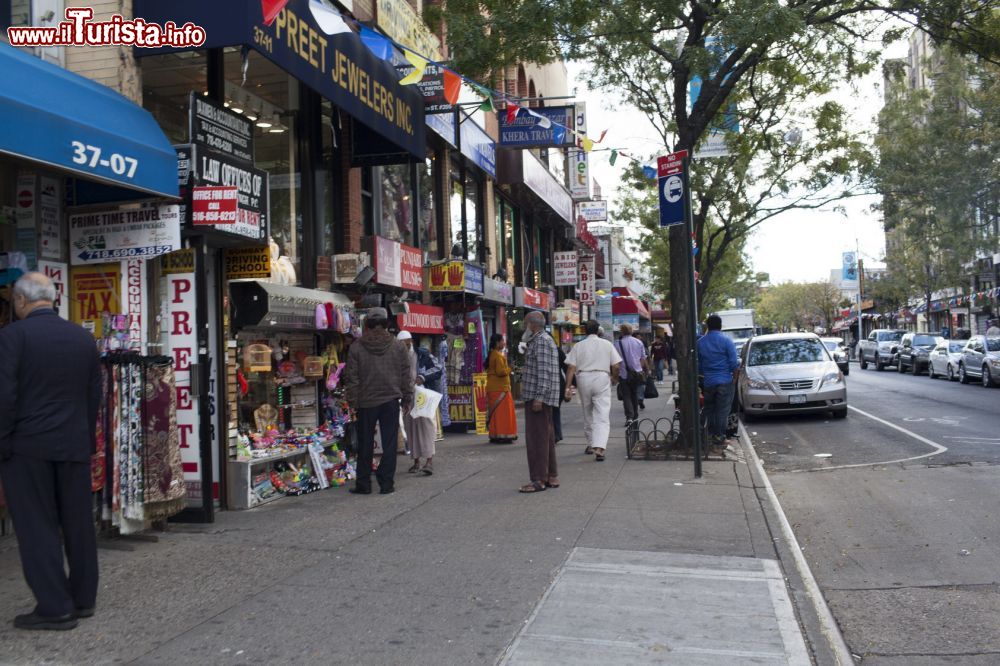 Immagine La visita a Little India di New York: il quartiere di Jackson Heights - © jendavis