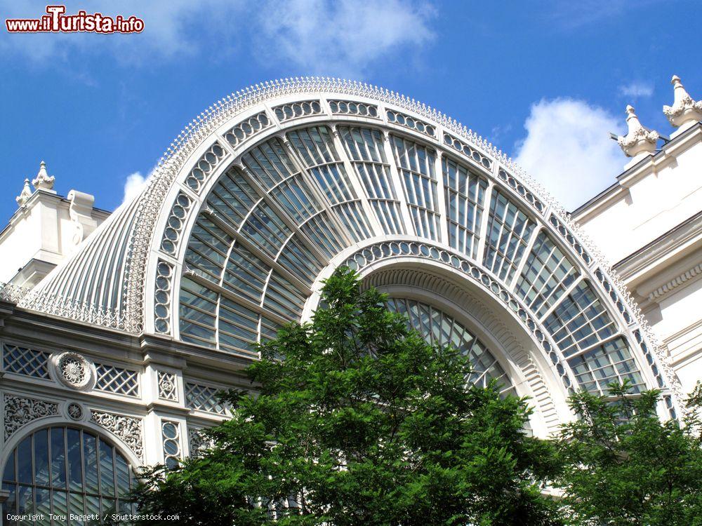 Immagine La Floral Hall della Royal Opera House a Covent Garden (Londra) è stata ristrutturata nel 1997 - foto © Tony Baggett / Shutterstock.com