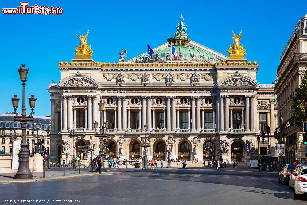 Immagine Il teatro dell'Opera National de Paris. Il Palais Garnier è un edificio in stile neo-barocco progettato da Charles Garnier nel 1875 - foto © Premier Photo / Shutterstock.com