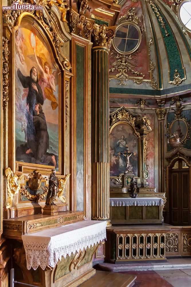 Immagine Cappella barocca all'interno del Palazzo Queluz a Sintra, la residenza estiva dei reali portoghesi