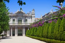 Il lato sud dell'ala Robillon presso il Queluz National Palace a Sintra, in Portogallo