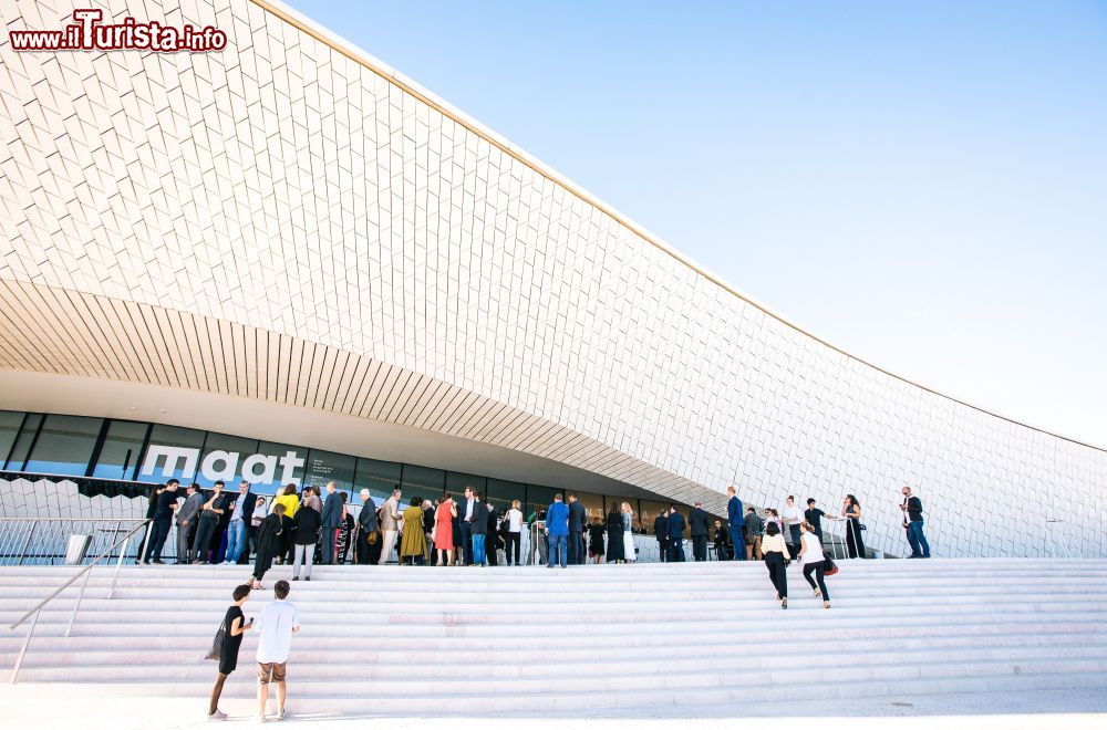 Immagine L'edificio del MAAT di Lisbona, inaugurato nell'ottobre 2016, è uno dei simboli dell'innovazione turistica del quartiere di Belém © Photography Paulo Coelho, Courtesy EDP Foundation