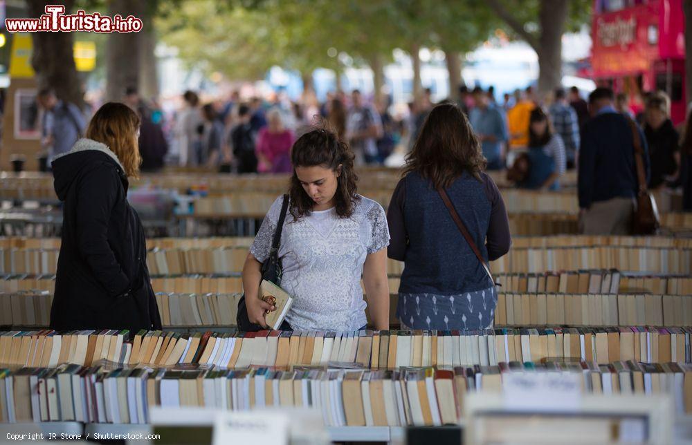 Immagine Il mercato dei libri presso il Southbank Centre di Londra - © IR Stone / Shutterstock.com