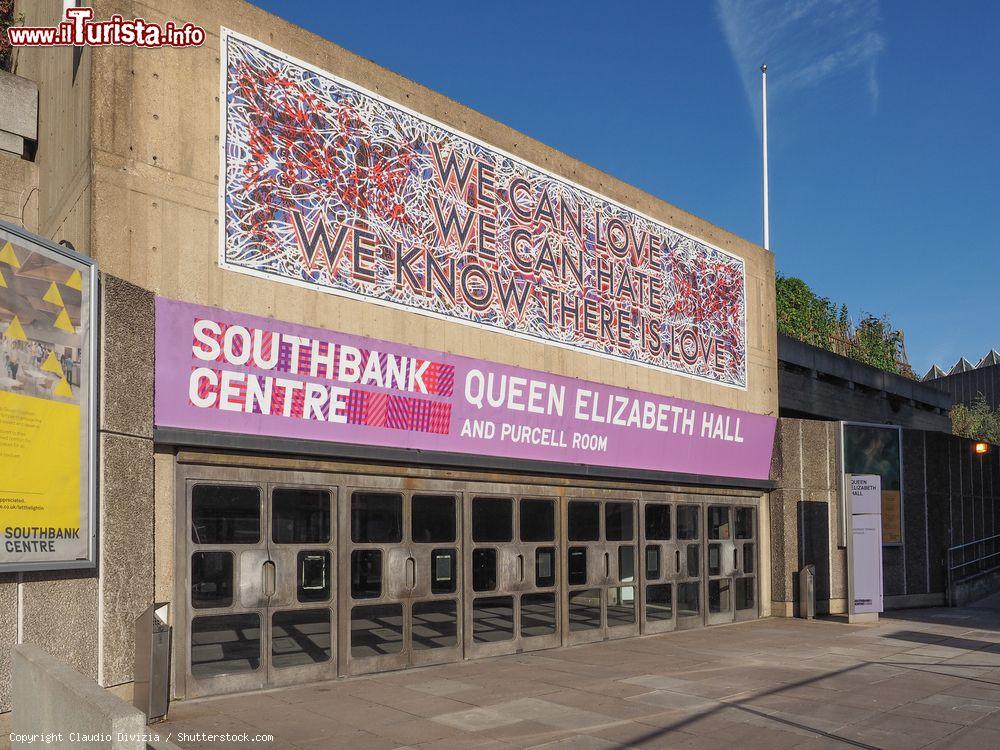 Immagine La Queen Elizabeth Hall e la Purcell Room sono alcuni degli edifici in stile brutalista del South Bank Centre a Londra - © Claudio Divizia / Shutterstock.com