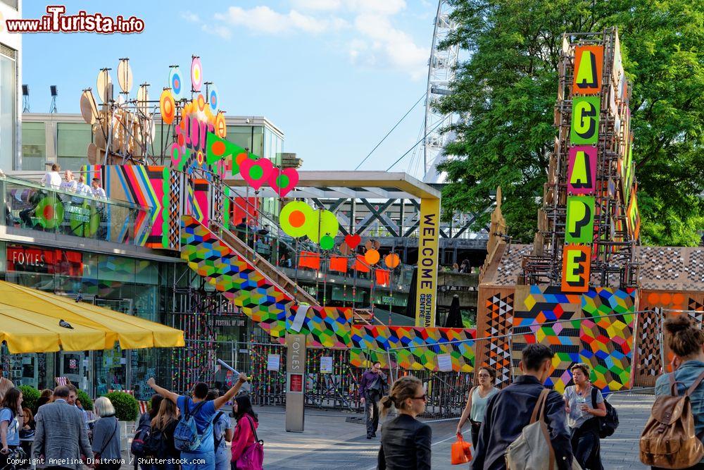 Immagine The Festival of Love presso il Southbank Centre sul fiume Tamigi a Londra - © Angelina Dimitrova / Shutterstock.com