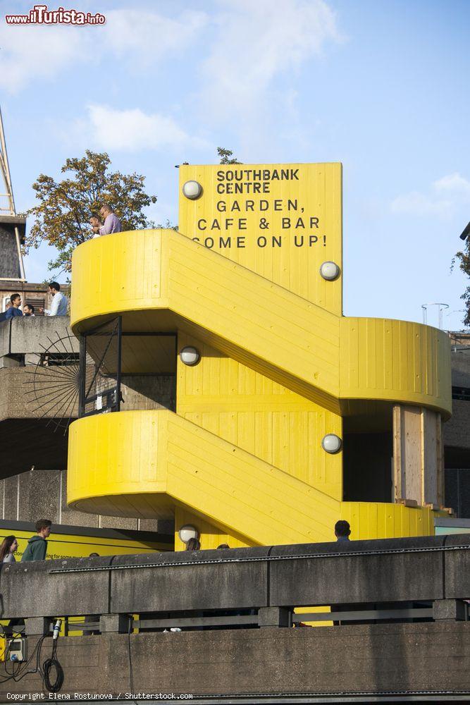Immagine Uno scorcio dell'architettura in cemento del Southbank Centre a Londra. - © Elena Rostunova / Shutterstock.com