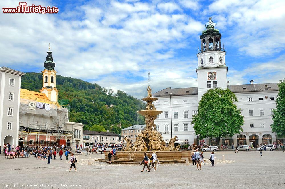 Immagine La piazza della Residenza in centro a Salisburgo- © Tatiana Volgutova / Shutterstock.com