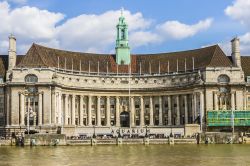 La facciata imponente del Museo Sealife di Londra. ...