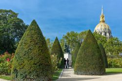 Il parco del Museo Rodin di parigi e la statua del pensatore - © Gimas / Shutterstock.com