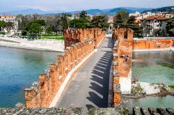 il ponte Scaligero fotografato dalle fortificazioni di Castelvecchio a Verona