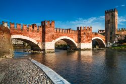 Il Ponte Castelvecchio anche conosciuto come Ponte Scaligero sul fiume Adige a Verona