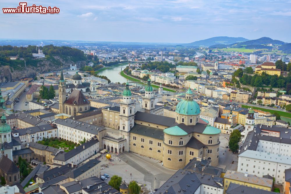 Immagine Panorama della Città Vecchia e del Duomo di Salisburgo