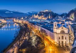 Vista panoramica della Città Vecchia di Salisburgo e il fiume Salzach