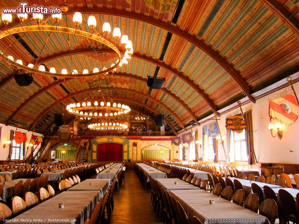 Immagine La Hofbrauhaus nacque come birreria di corte nel 1589. Dal 1897 è di proprietà dello stato della Bavaria e richiama visitatori provenienti tutto il mondo - foto © Dmitry Kovba / Shutterstock.com