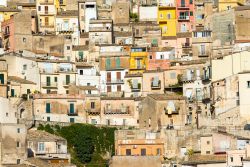 Le vecchie case del quartiere di Ragusa Ibla sono uno degli aspetti più affascinanti per i turisti stranieri che visitano la città siciliana.