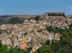 Vista panoramica su Ragusa Ibla, quartiere di Ragusa (Sicilia) che sorge su una collina di 440 metri s.l.m.