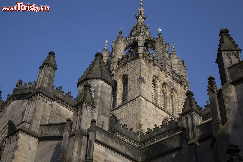 Immagine La St.Giles Cathedral in Lawnmarket, lungo il celebre Royal Mile della città di Edimburgo (Scozia).