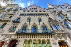 Facciata di Casa Amatller lungo il Passeig de Gracia a Barcellona - © Felix Lipov / Shutterstock.com