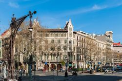 Un palazzo tipico del Paseo de Gracia a Barcellona - © Anton_Ivanov / Shutterstock.com
