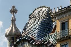 Edificio artistico modernista sul  Passeig de Gracia di Barcellona - © Claudio Giovanni Colombo / Shutterstock.com