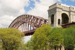 Hell gate bridge particolare del Ponte in Astoria a New York City