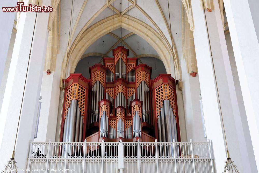 Immagine Organo all'interno della Frauenkirche di Monaco di Baviera - © Angelina Dimitrova / Shutterstock.com