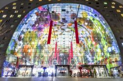 Vista serale del Markthal il grande mercato coperto di Rotterdam - © Ankor Light / Shutterstock.com