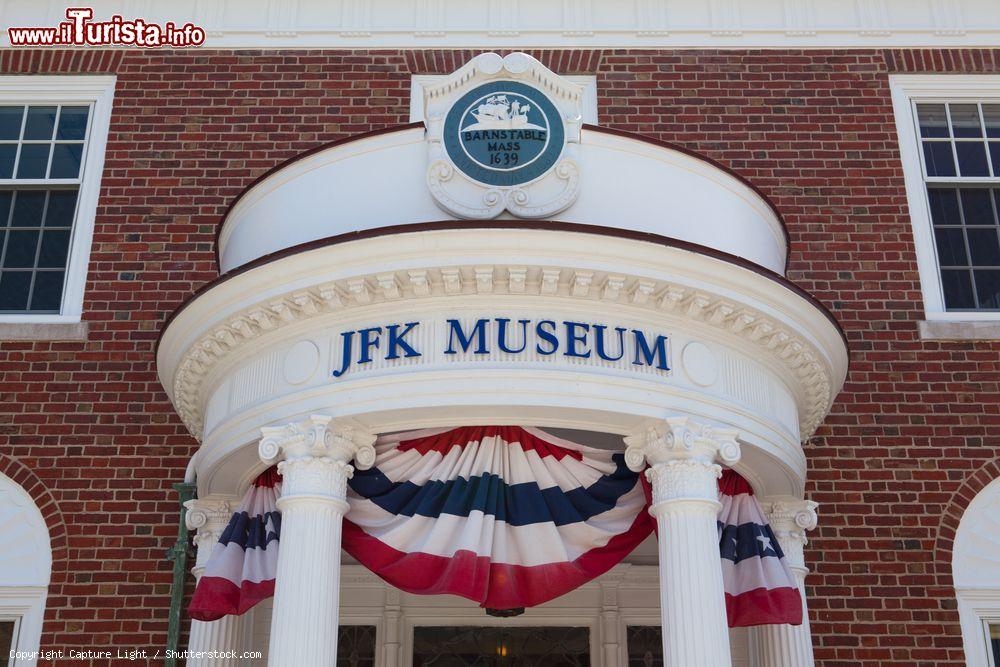 Immagine Ingresso del Museo Kennedy a Hyannis, penisola di Cape Cod - © Capture Light / Shutterstock.com