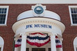 Ingresso del Museo Kennedy a Hyannis, penisola di Cape Cod - © Capture Light / Shutterstock.com