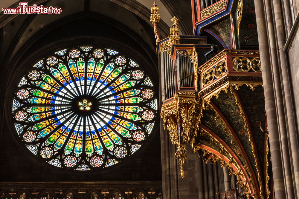 Immagine Il rosone della cattedrale di Nostra Signora a Strasburgo, la principale chiesa della città alsaziana.