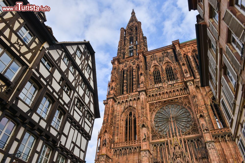 Immagine La Cathédrale de Notre Dame de Strasbourg. All'epoca della sua costruzione era considerata uno degli edifici più alti del mondo.