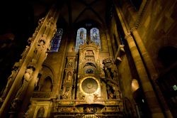 L'affascinante orologio astronomico della cattedrale di Strasburgo (Francia) che riproduce la precessione degli equinozi.