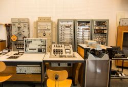 La riproduzione di un vecchio studio di registrazione degli anni '50 nel Deutsches Museum di Monaco (Germania).